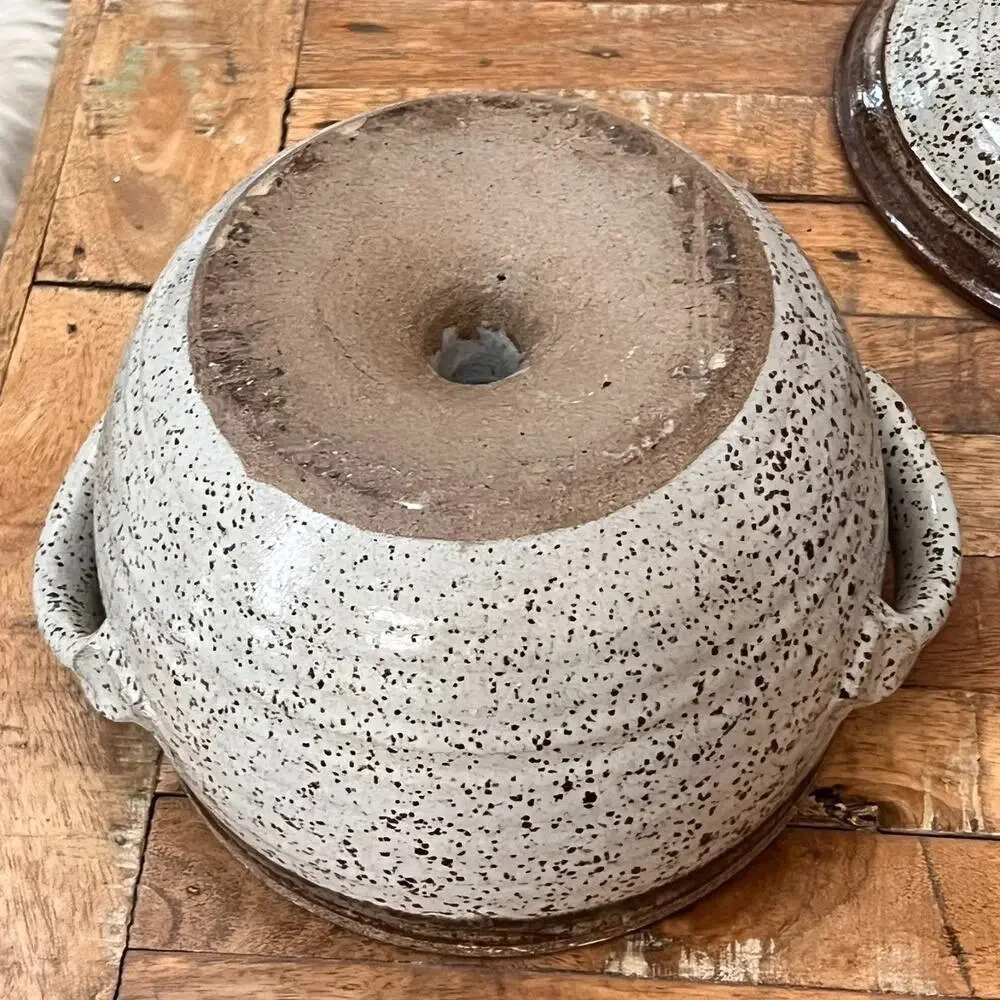 Stoneware Pottery Funnel Steamer Bundt Cake Bakeware Lidded & Handles